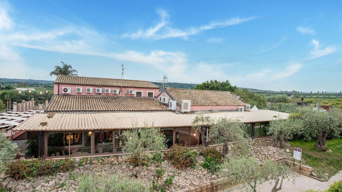 Carlentini House | Holiday Home near Mount Etna Views