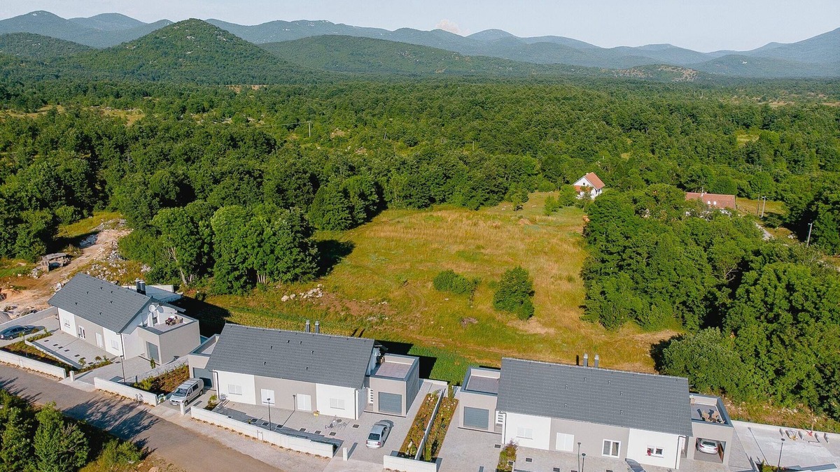 Lovinac House | Holiday Home near Plitvice Lakes