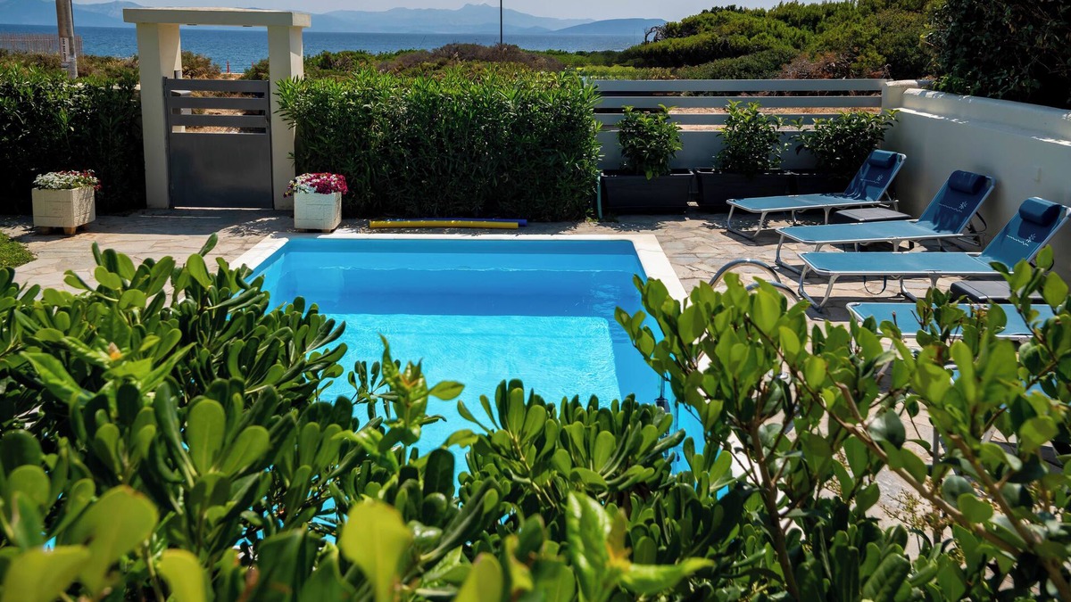 Spata-Artemida House | Holiday Home near the airport and port