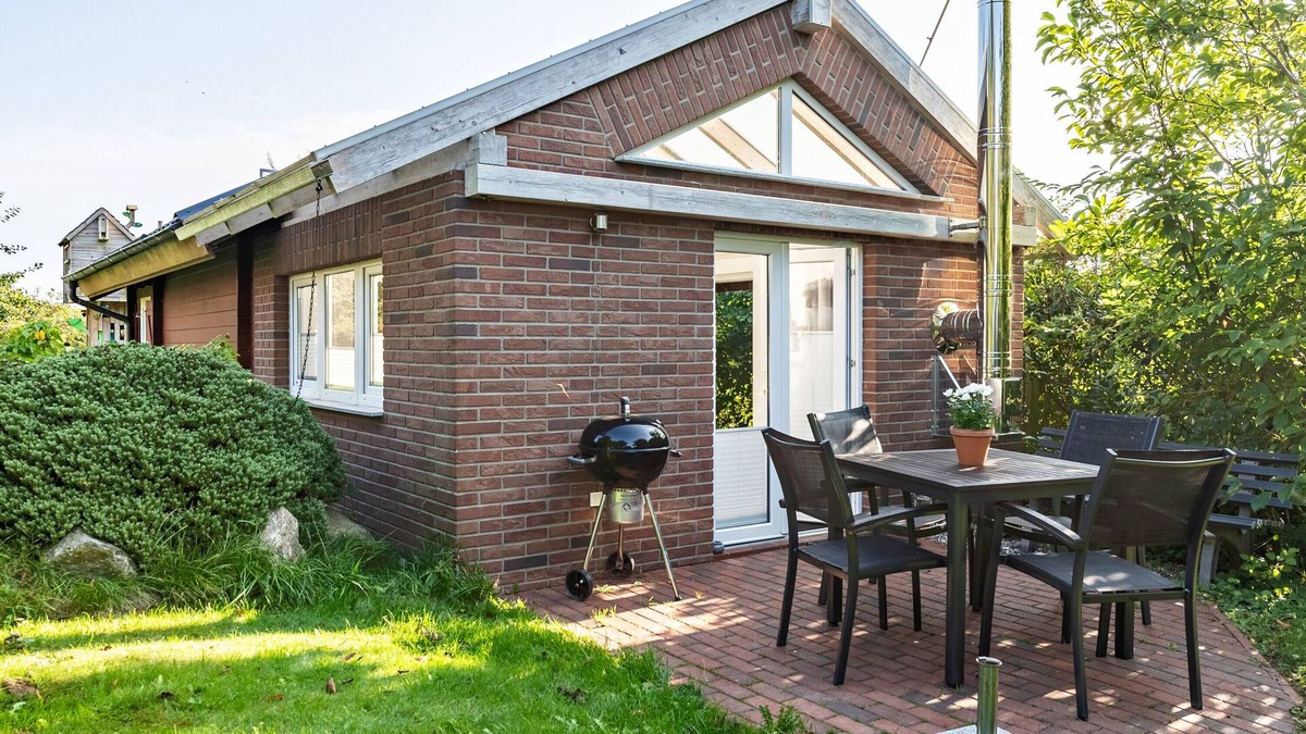 Lindhoft House | Holiday Home Near the Sea with Terrace and Wi-Fi