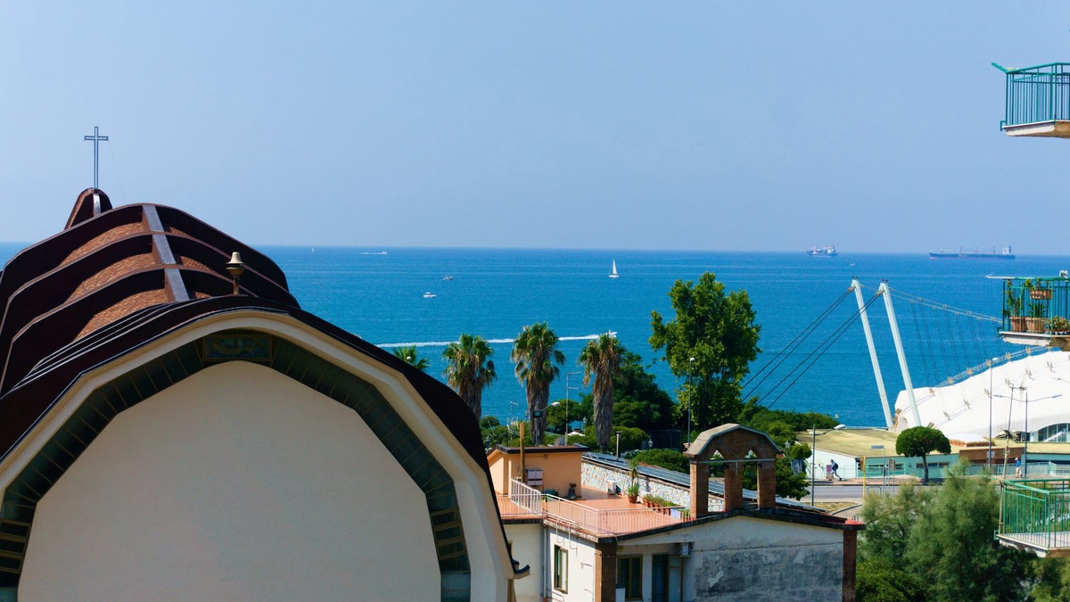 Salerno Apartment | Holiday Home Neverending Sea: apartment with sea view in the center of Salerno