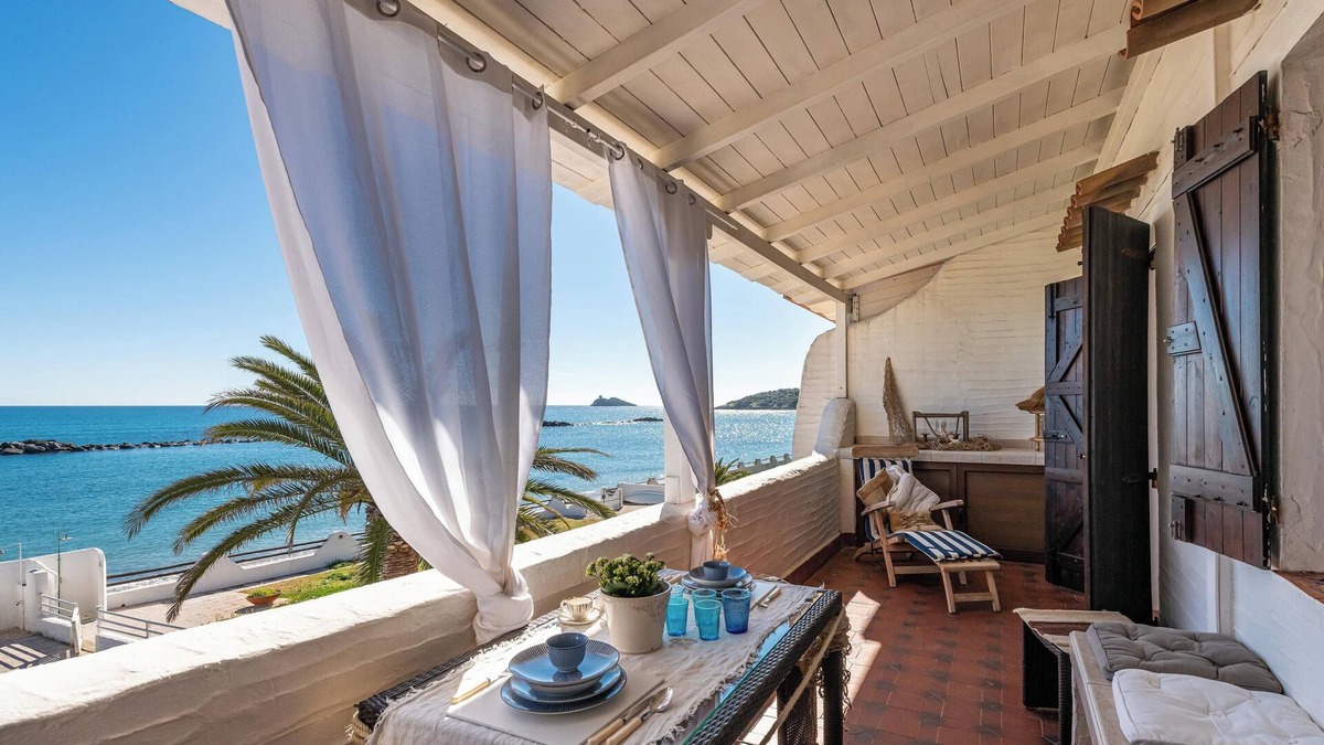 Sarroch House | Holiday Home "Nicoleup" with Sea View, Terrace & Shared Garden