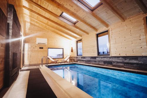 Vrbovec House | Holiday Home Nightswim Inn