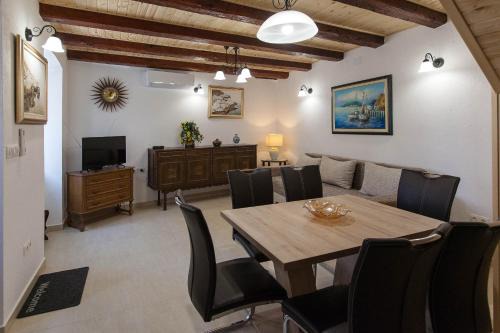 Municipality of Omisalj Villa | Holiday Home NiKa