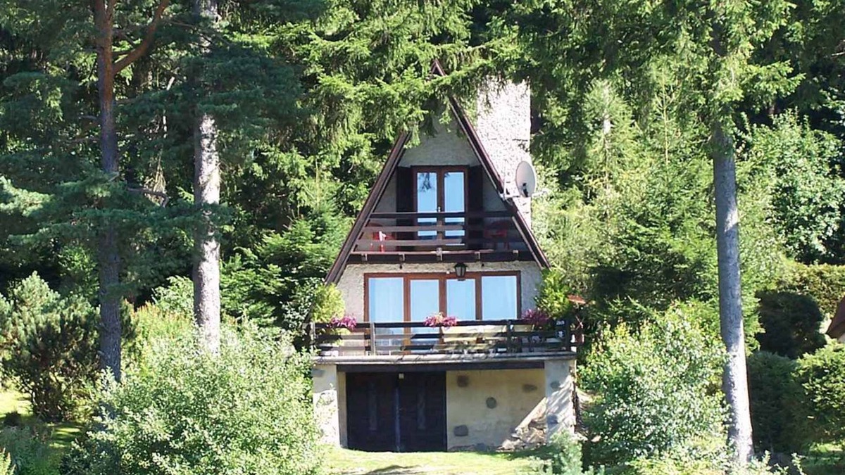 Frymburk House | Holiday home only 15 meters from Lipno Lake
