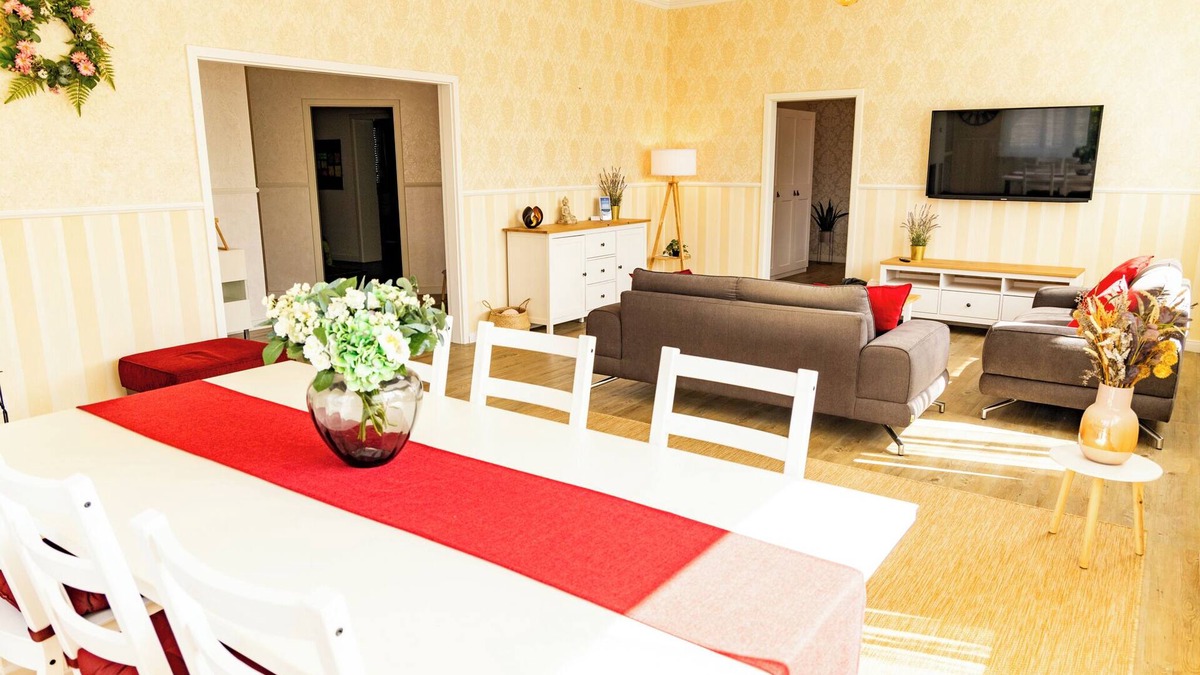 Rathenow House | Holiday Home 'Optikstadt Rathenow' with Private Terrace and Wi-Fi