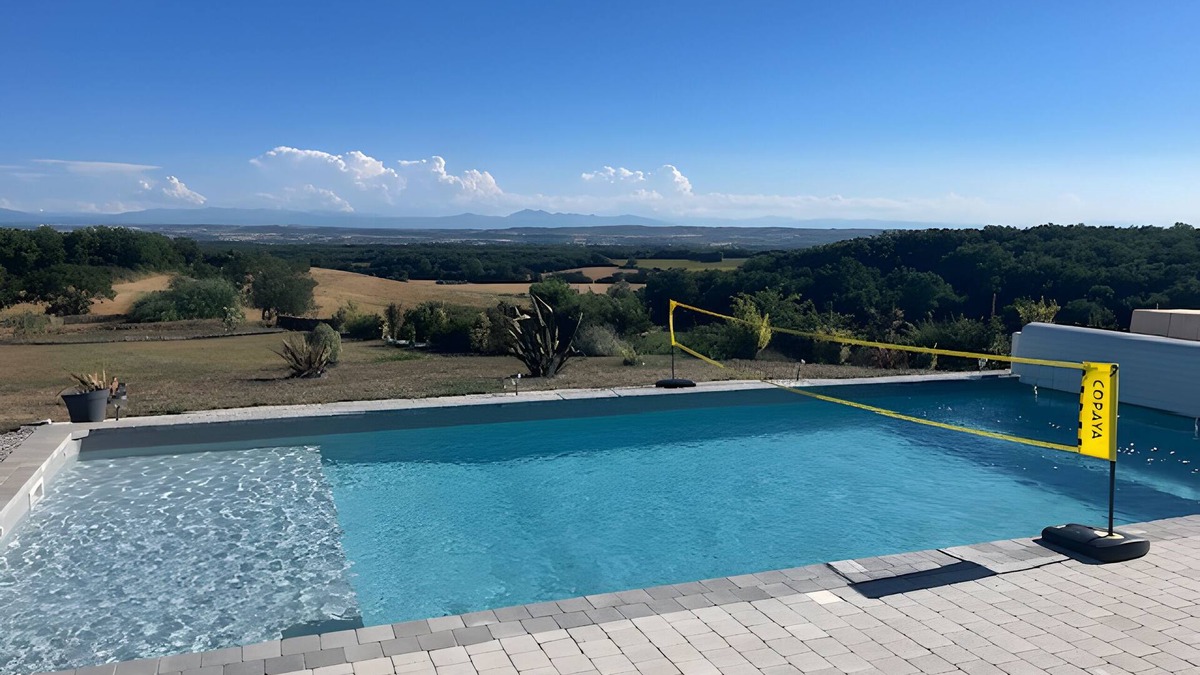 Saint-Papoul House | Holiday Home 'Opuceb' with Mountain View, Wi-Fi and Air Conditioning