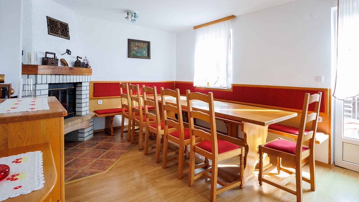 Marindol House | Holiday home overlooking the river Kolpa