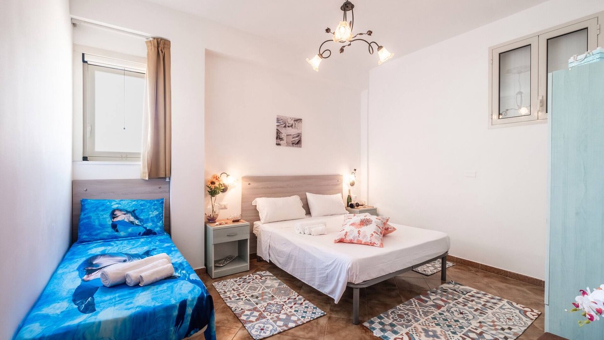 Province of Lecce Apartment | Holiday Home 'Paranza Luxury Room Beb Controvento' with Sea View, Wi-Fi and Air Conditioning