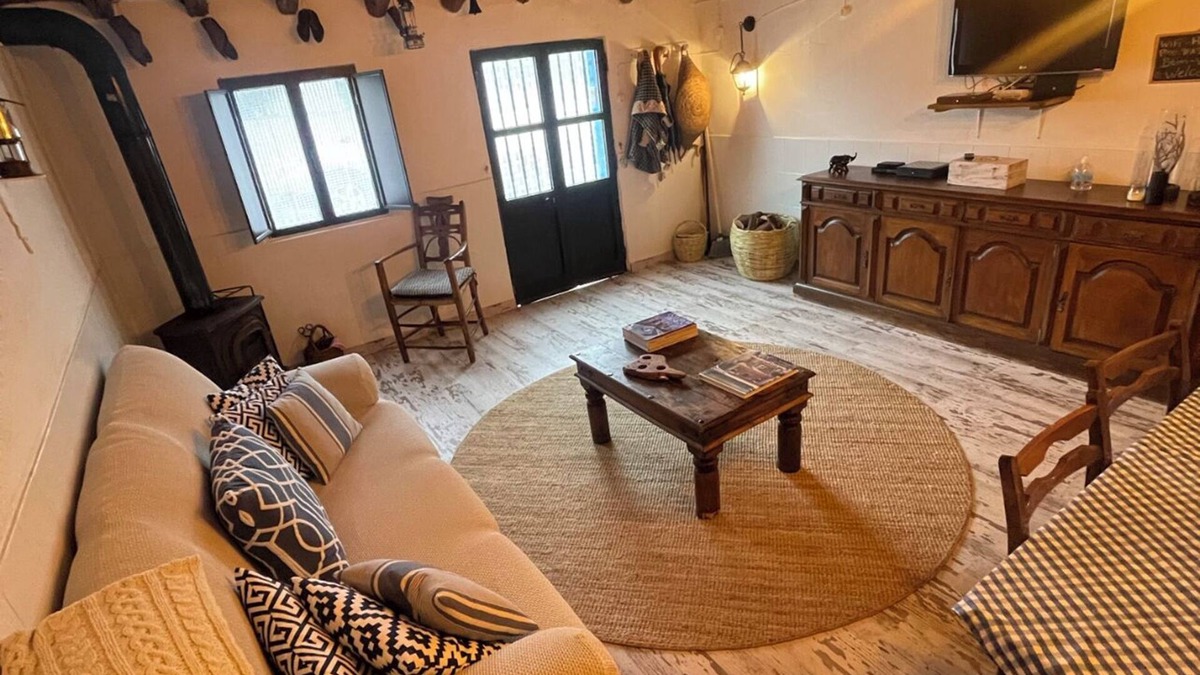 Alcoutim House | Holiday Home 'Paraiso Dos Avós' with Mountain View, Terrace & Wi-Fi