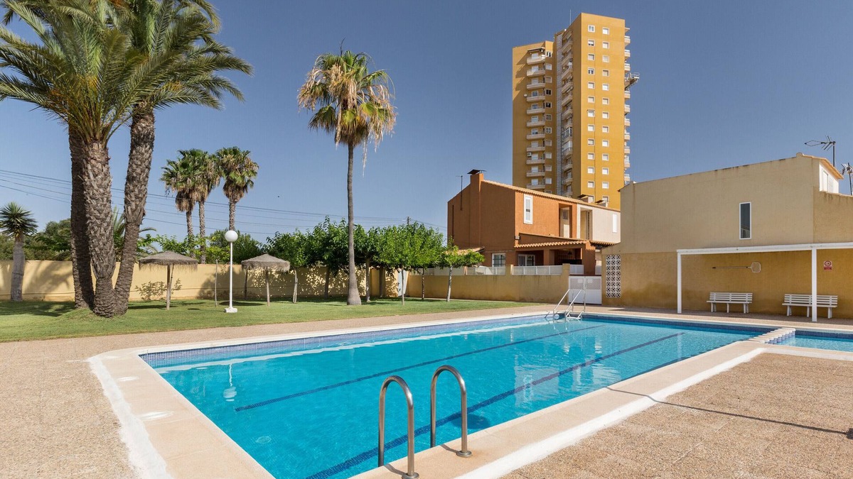 Mar de Cristal House | Holiday Home 'Paraiso En Mar De Cristal Mar Menor' with Shared Pool, Wi-Fi and Air Conditioning