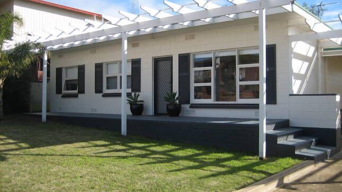 Port Hughes House | Holiday Home - Perfect spot for your next coastal escape