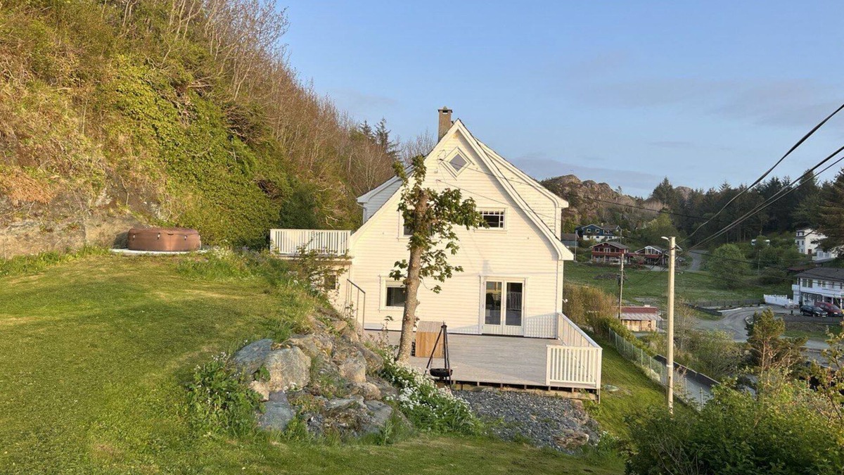 Bomlo House | Holiday home perfect for fishing with friends and family GO.FISH member