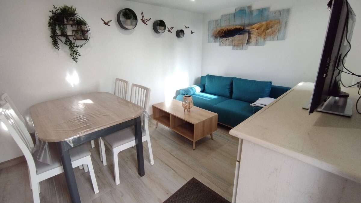 Huille House | Holiday Home 'Petit Gîte Bleu' with Wi-Fi