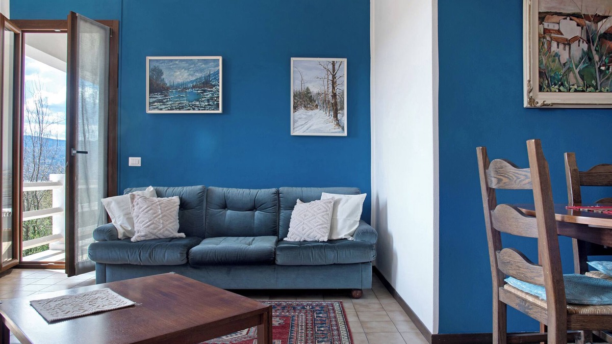 Laveno Mombello House | Holiday Home 'Pier' with Lake View, Wi-Fi and Air Conditioning