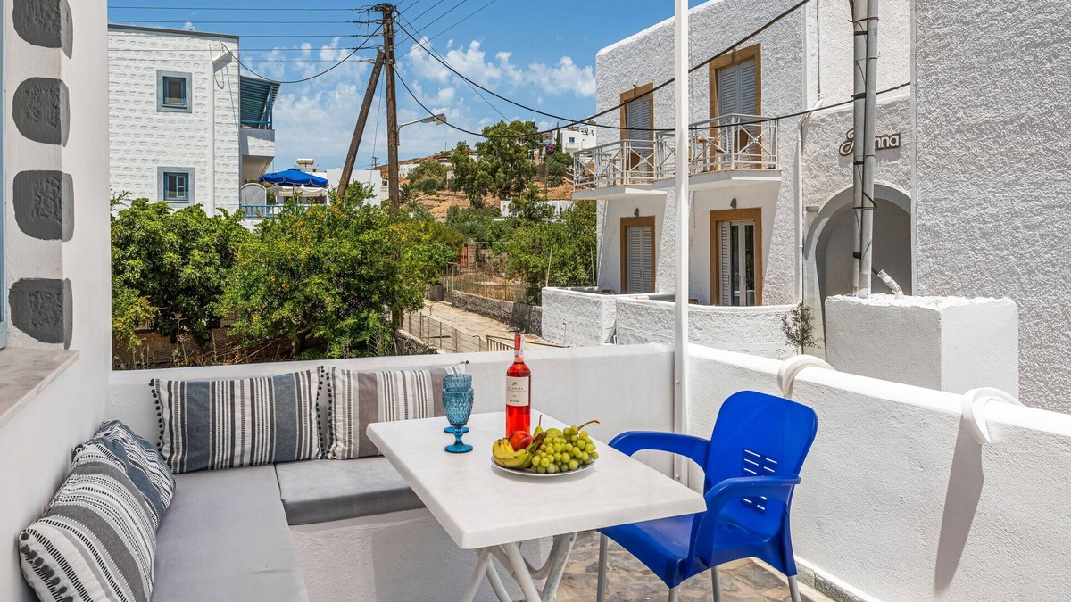 Grikos House | Holiday Home 'Pico Bello Patmos 26' with Mountain View, Wi-Fi and Air Conditioning