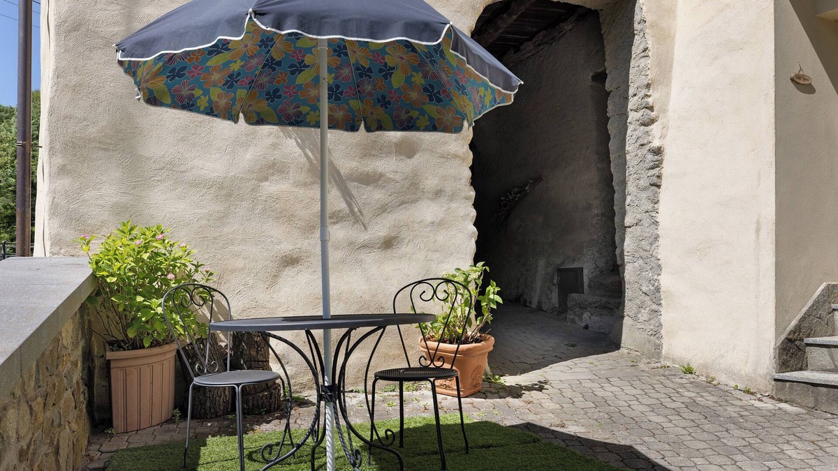 Osiglia House | Holiday Home "Pocket House" with Mountain View, Private Balcony and Wi-Fi