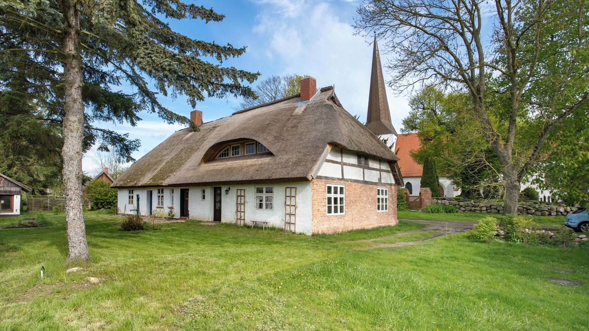Suederholz House | Holiday Home 'Pommernhuus An De Kark' with Private Garden