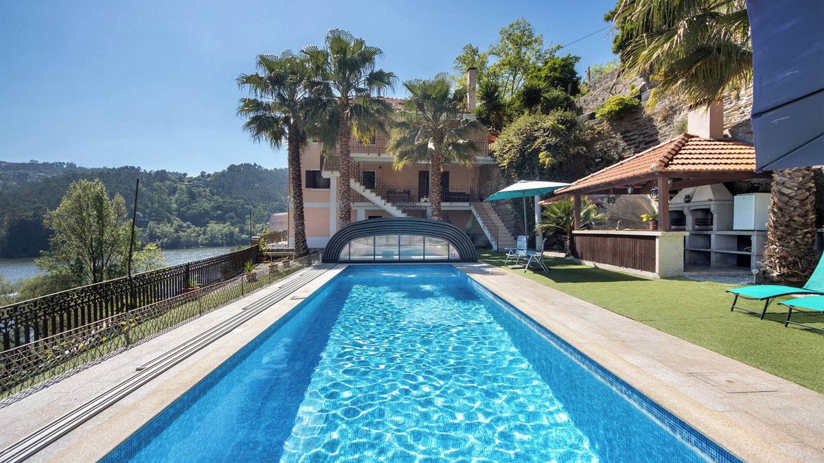 Esposade House | Holiday Home 'Porto Douro' with Private and Indoor Pools, Heated Water, Terrace and Wi-Fi