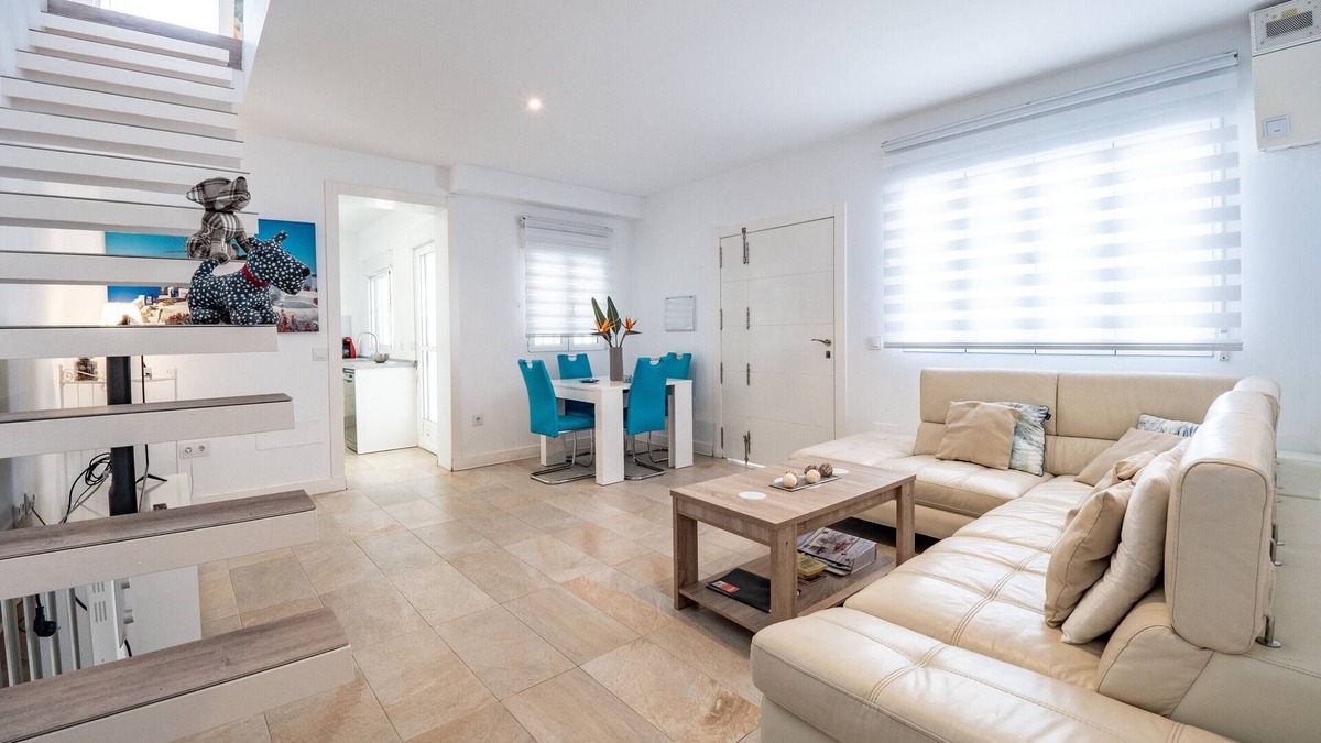 Punta Umbria House | Holiday Home 'Precioso Chalet A Pie De Playa' with Sea View, Wi-Fi and Air Conditioning