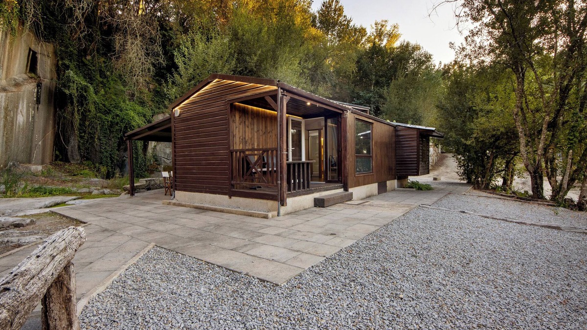 Marco de Canaveses Villa | Holiday Home 'Nature Stone and Villas - Casa 3' Mountain View, Private Terrace and Air Conditioning