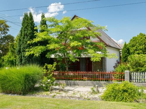 Balatonmariafurdo House | Holiday Home Rakoczi by Interhome