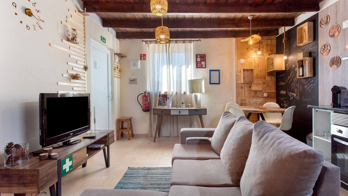 Carrico House | Holiday Home 'Recanto Do Pinhal E Mar' with Private Terrace and Wi-Fi