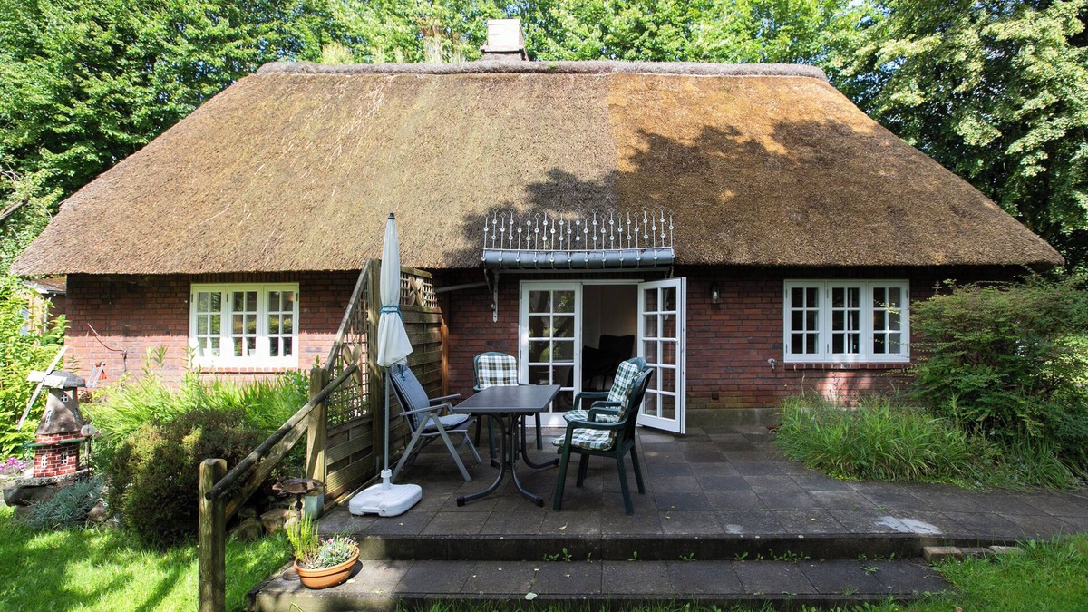 Breklum House | Holiday Home 'Reetkate Breklum' with Shared Terrace, Shared Garden and Wi-Fi