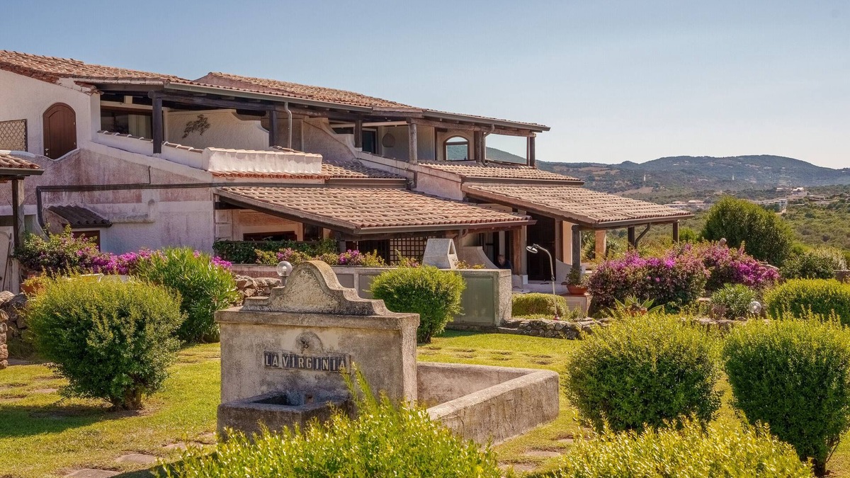 Palau House | Holiday Home 'Residence La Virginia' with Sea View, Private Terrace and Private Garden