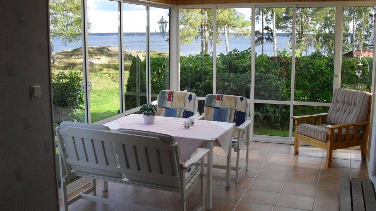 Mariestad House | Holiday home right by Lake Vänern