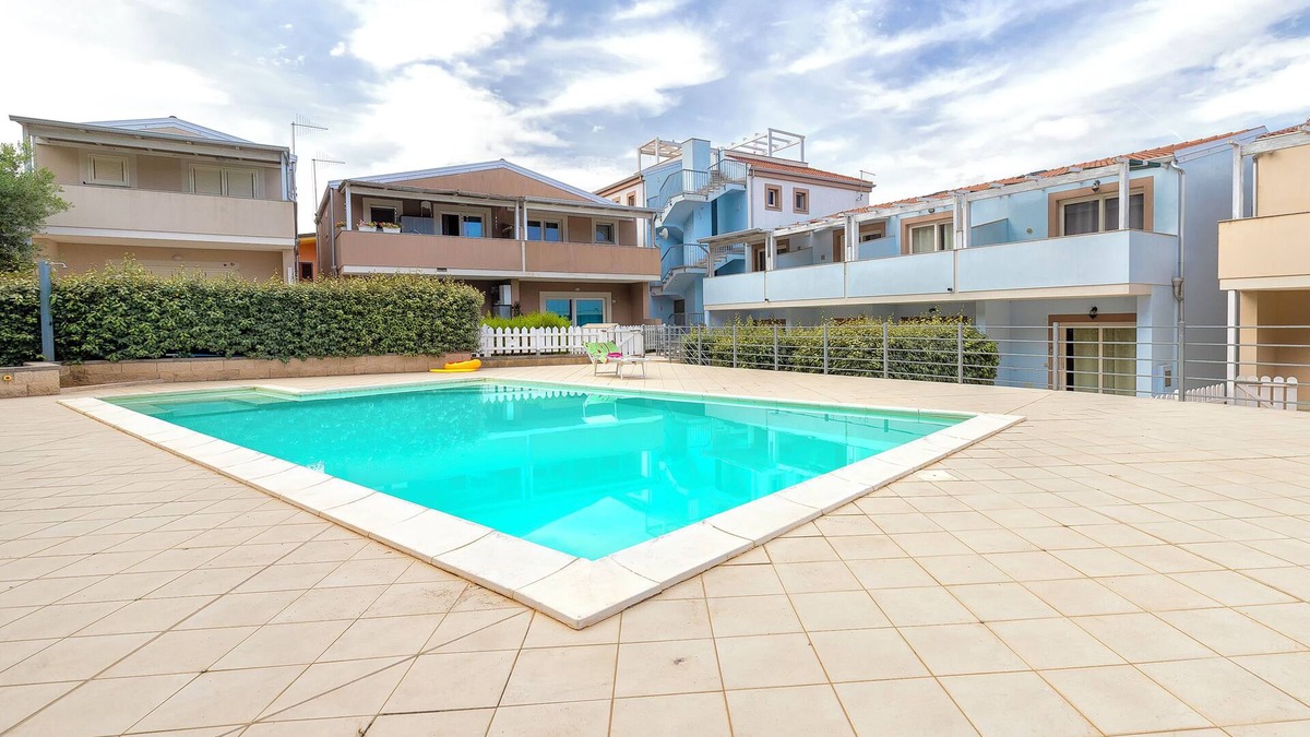 Viddalba House | Holiday Home 'Romantica Casa Al Mare' with Shared Pool, Wi-Fi and Air Conditioning