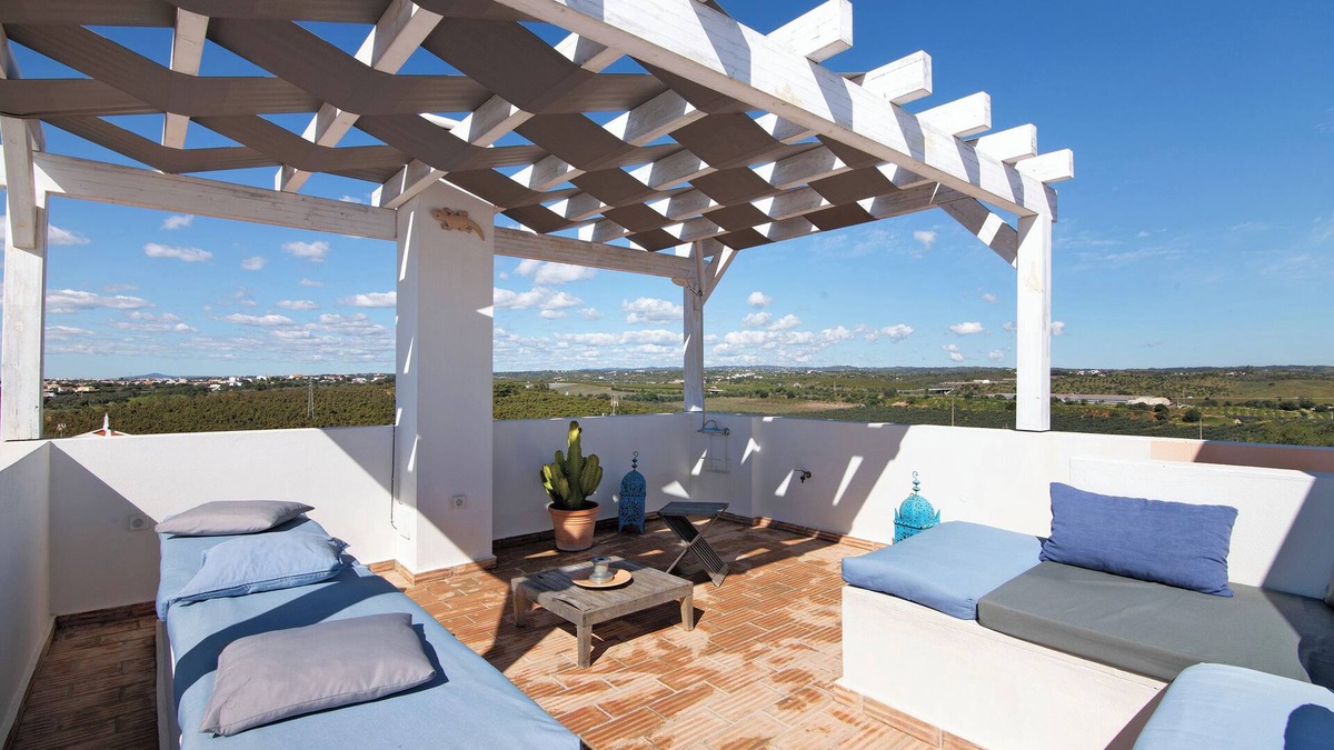 Bernarda House | Holiday Home 'Rooftop Retreat' with Sea View, Wi-Fi and Air Conditioning