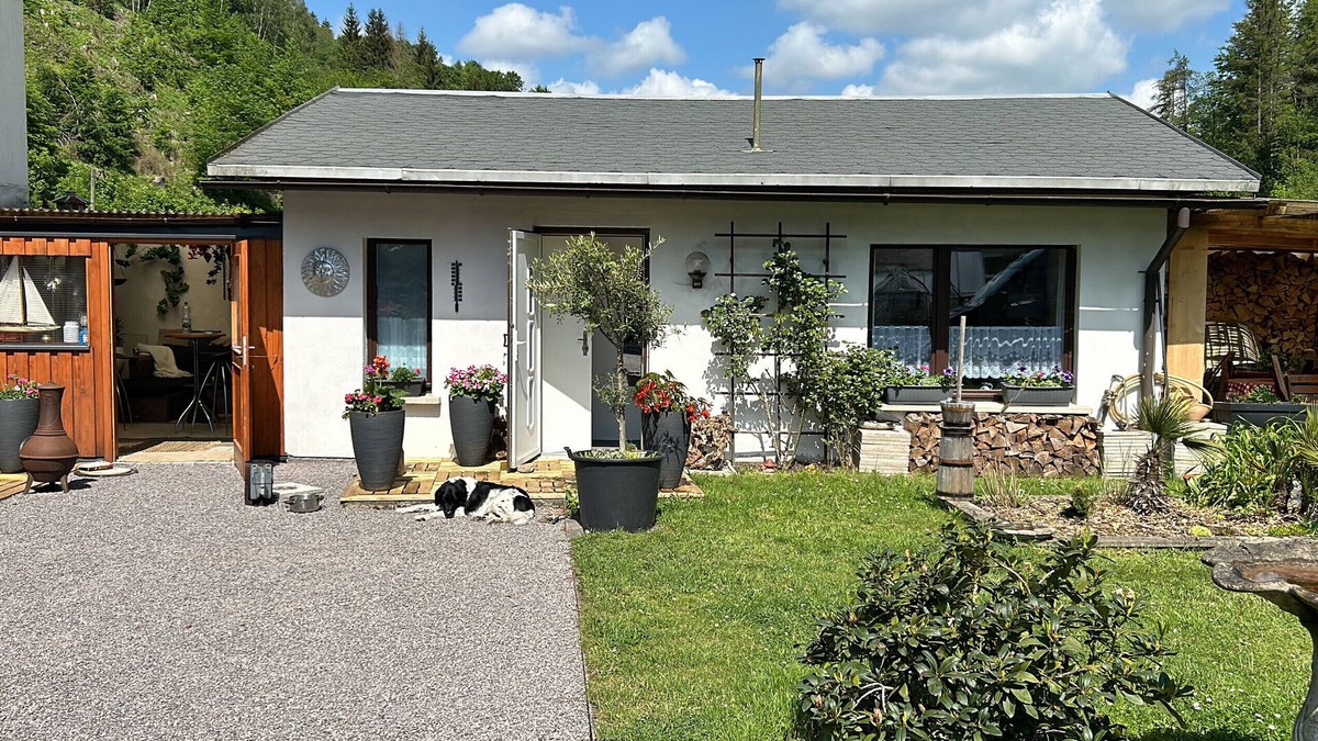 Katzhutte House | Holiday Home 'Rosenberg' with Mountain View, Private Terrace and Wi-Fi