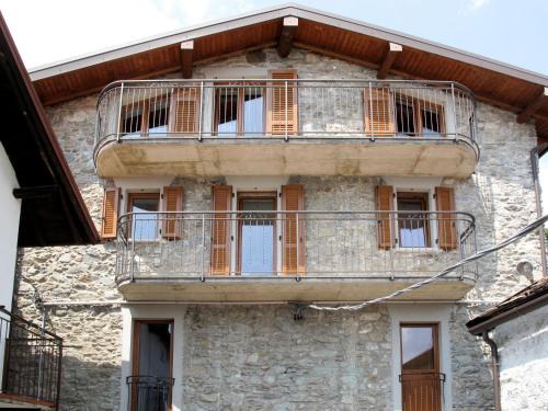 Vercana House | Holiday Home Rustico Maria - DMA392 by Interhome