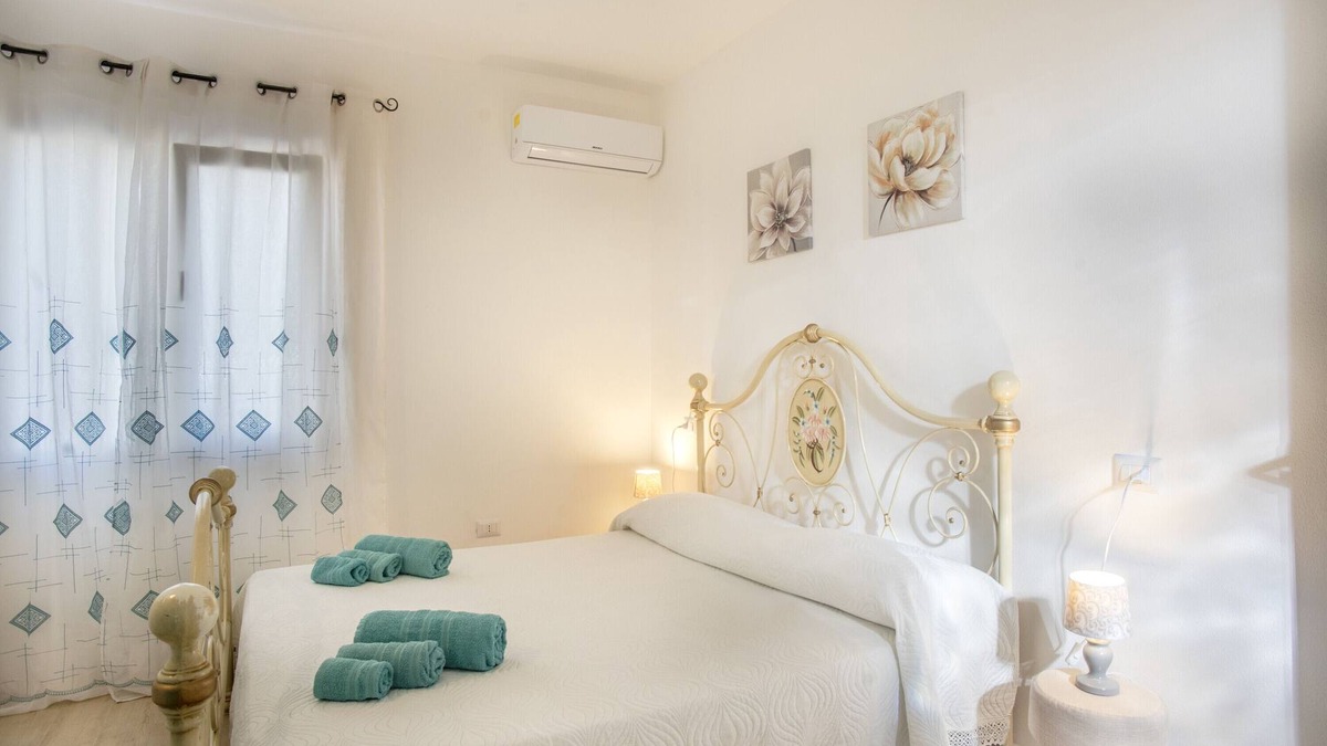 Sant'Anna Arresi House | Holiday Home 'Su Giuali' with Terrace & Wi-Fi