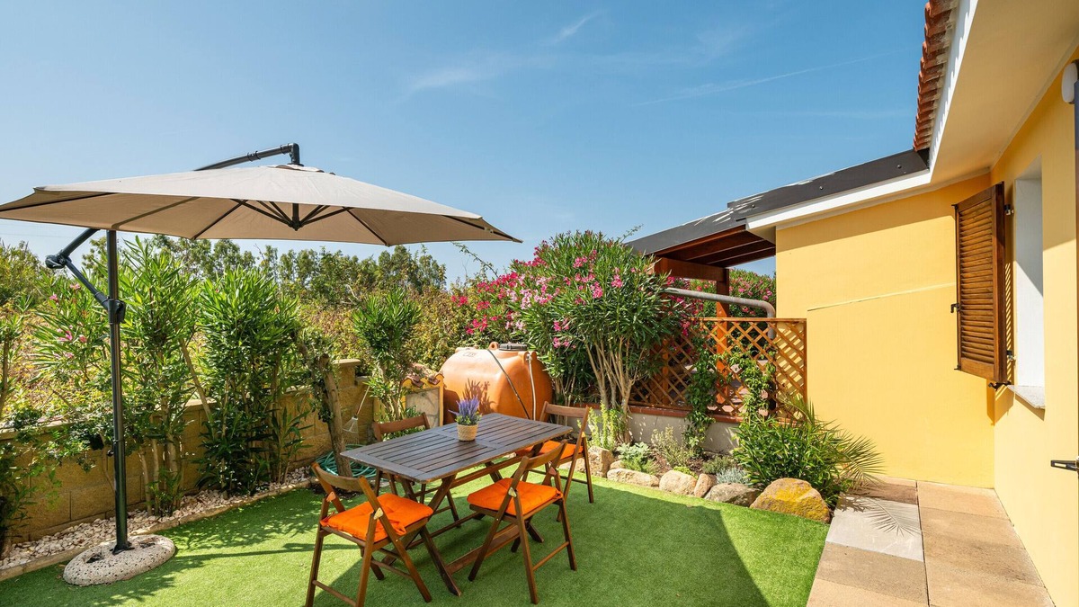 Sant'Anna Arresi House | Holiday Home 'Stellina' with Private Garden and Air Conditioning