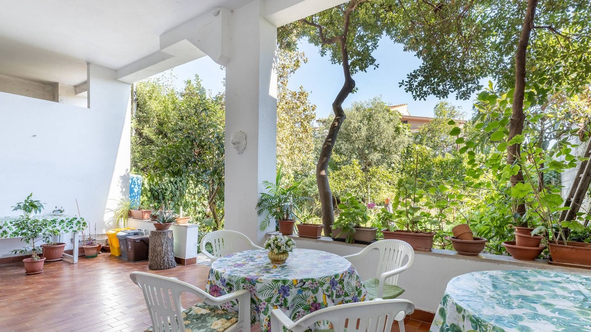 Oristano Historic Centre House | Holiday Home 'Sartiglia Domu' with Private Terrace, Wi-Fi and Air Conditioning
