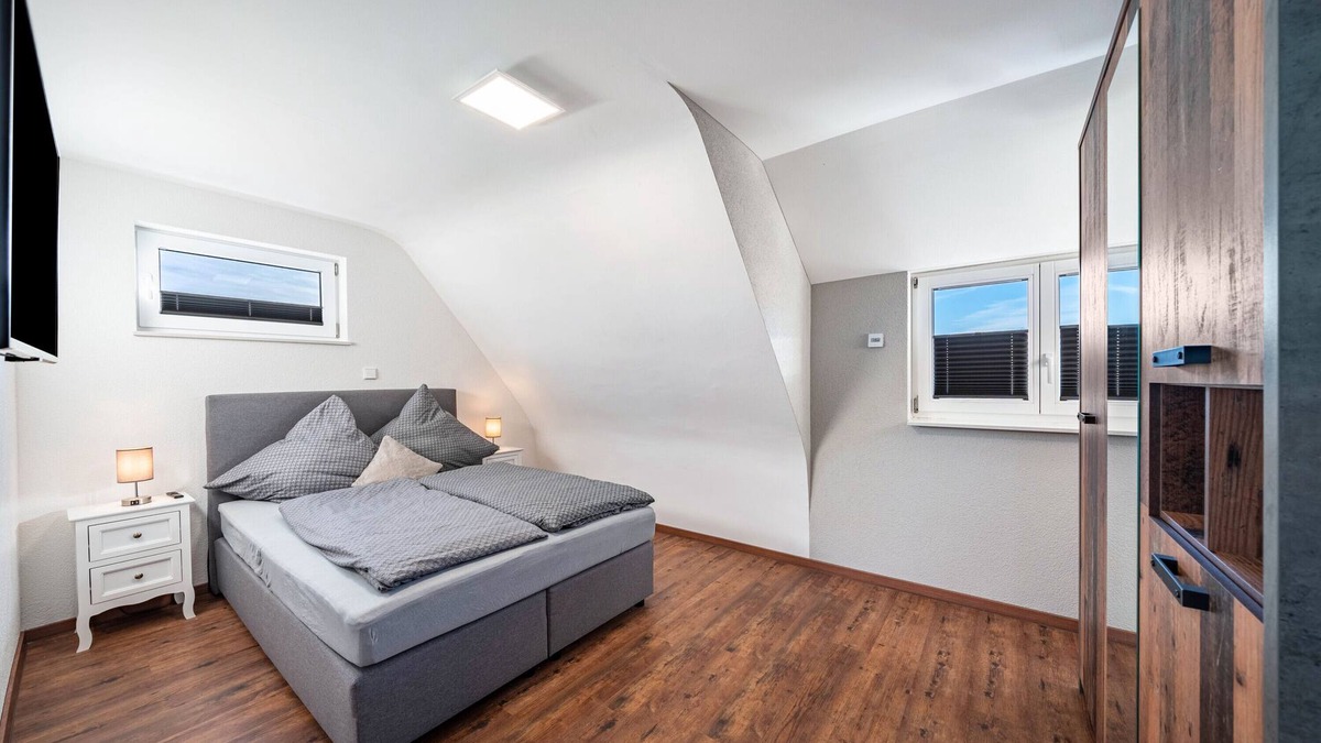 Fluorn House | Holiday Home 'Schorsch's Ferienhaus' with Private Terrace, Private Garden and Wi-Fi