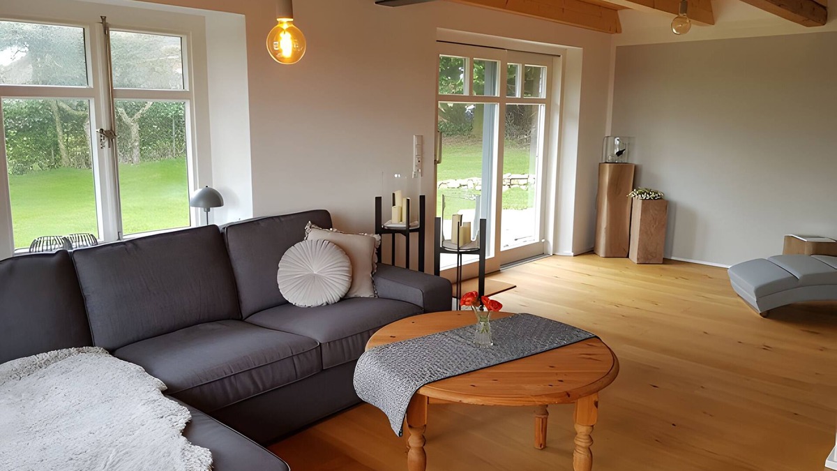 Zennhusen House | Holiday Home 'Schäferhaus' with Private Terrace, Shared Garden and Wi-Fi