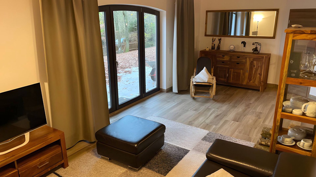 Stromberg House | Holiday Home 'Schindeldorf' with Private Terrace, Private Garden and Wi-Fi