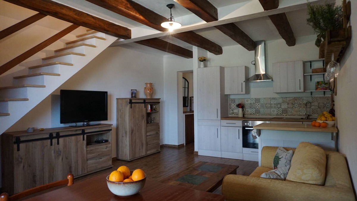 Badolato House | Holiday Home 'Selvaggia' with Sea View, Wi-Fi and Air Conditioning