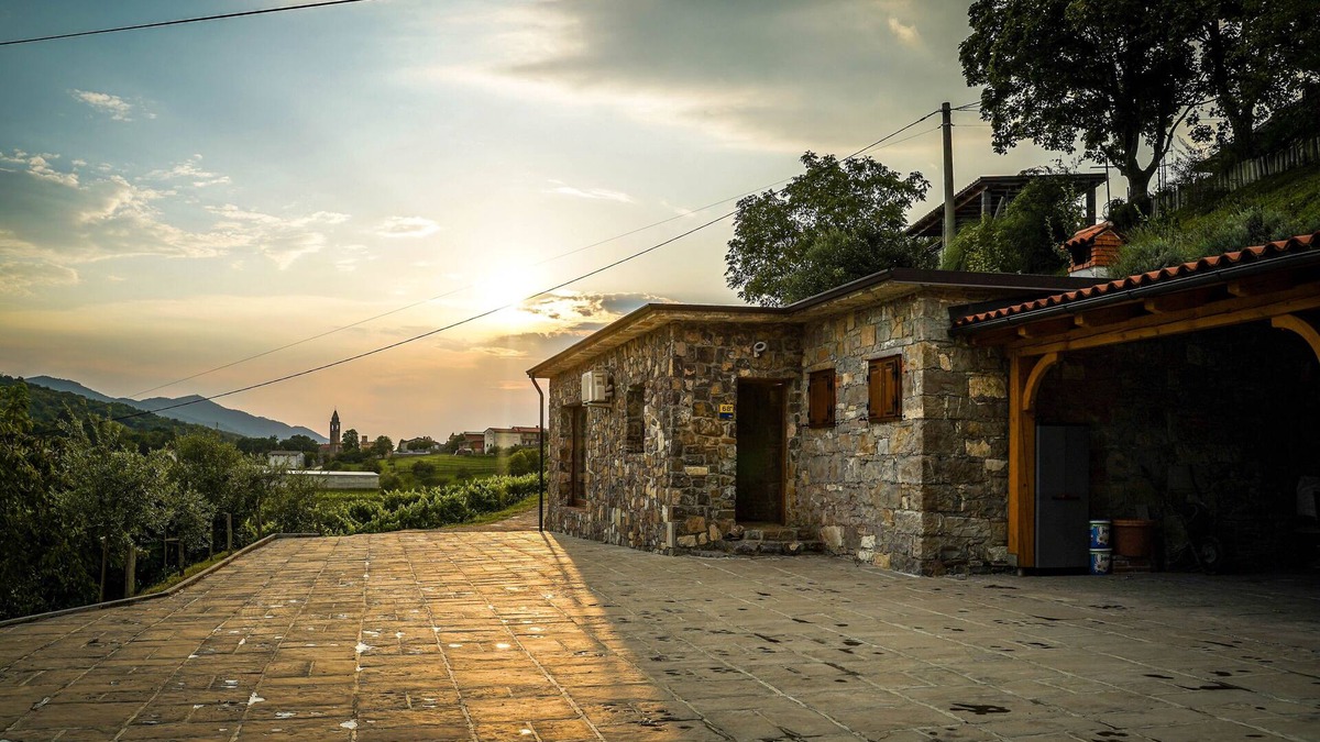 Ajdovscina House | Holiday Home