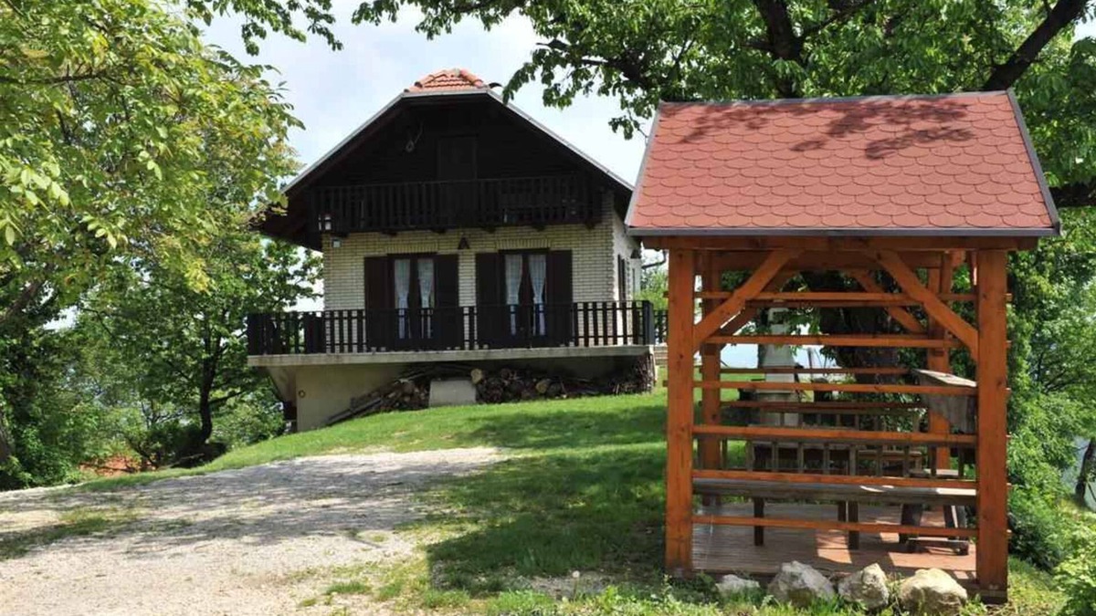 Smarje pri Jelsah House | Holiday home with Internet access and barbecue