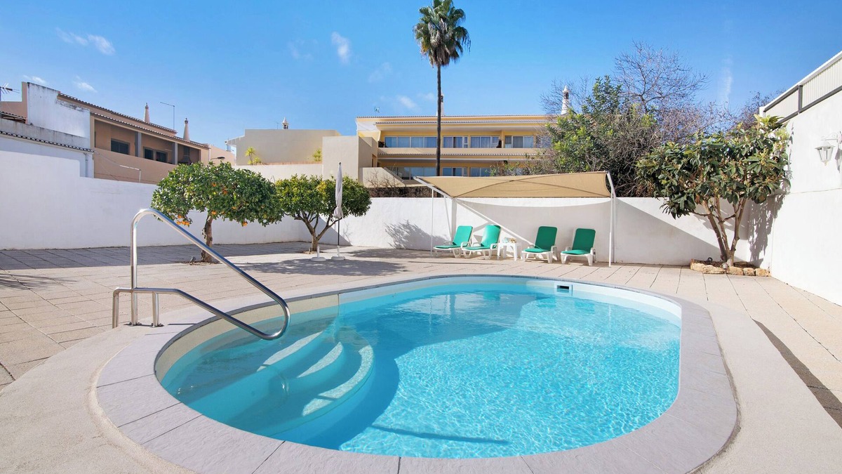 Boliqueime House | Holiday Home 'Solar Da Rosa' with Private Pool, Private Terrace and Wi-Fi