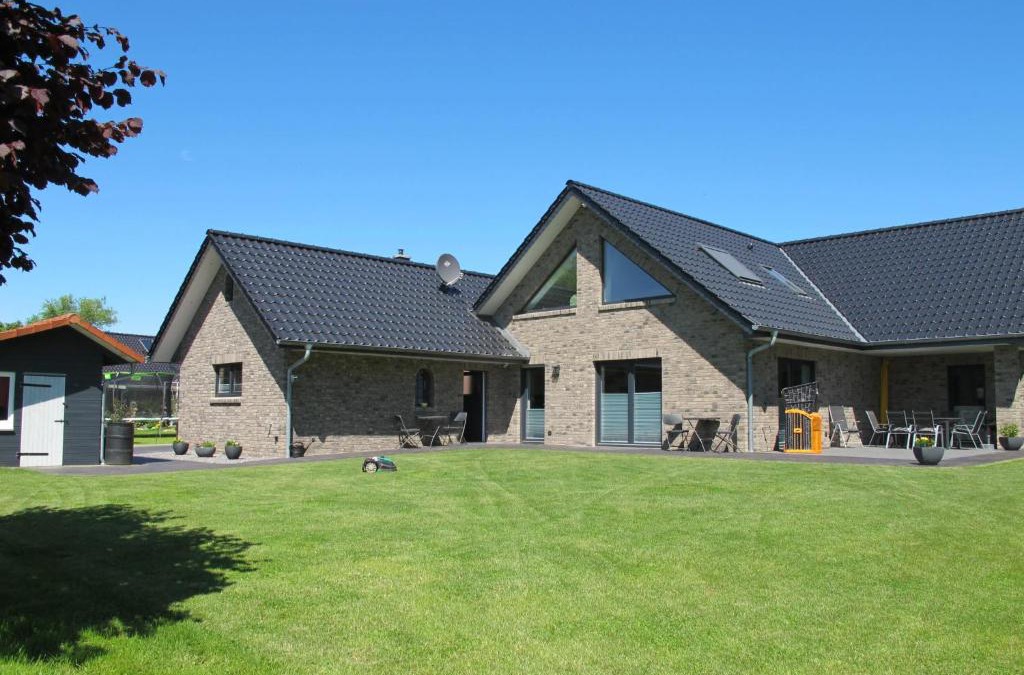 Wanna House | Holiday Home Sonnenschein by Interhome