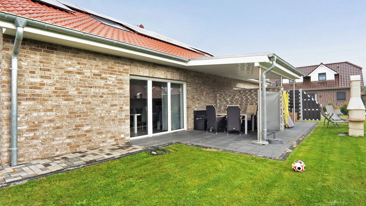 Geeste House | Holiday Home "Speicherhäuschen Maike" with Private Garden & Wi-Fi