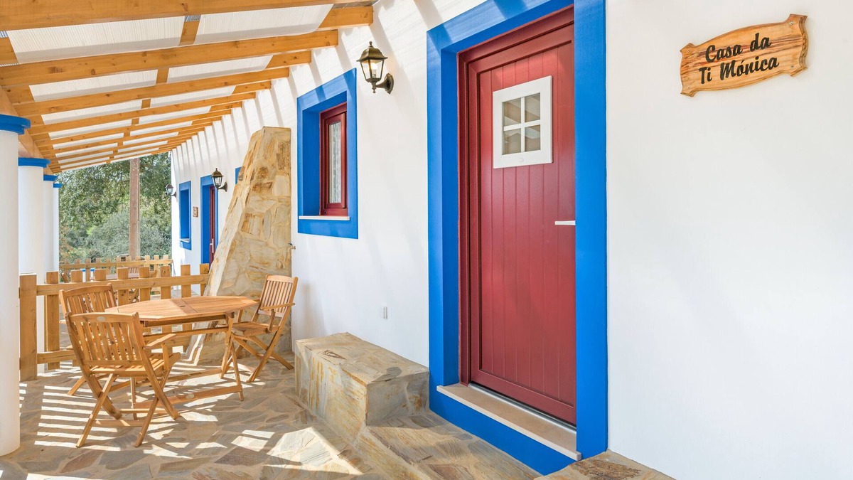 Sao Luis Apartment | Holiday Home 'Ti Mónica' with Mountain View, Wi-Fi and Air Conditioning