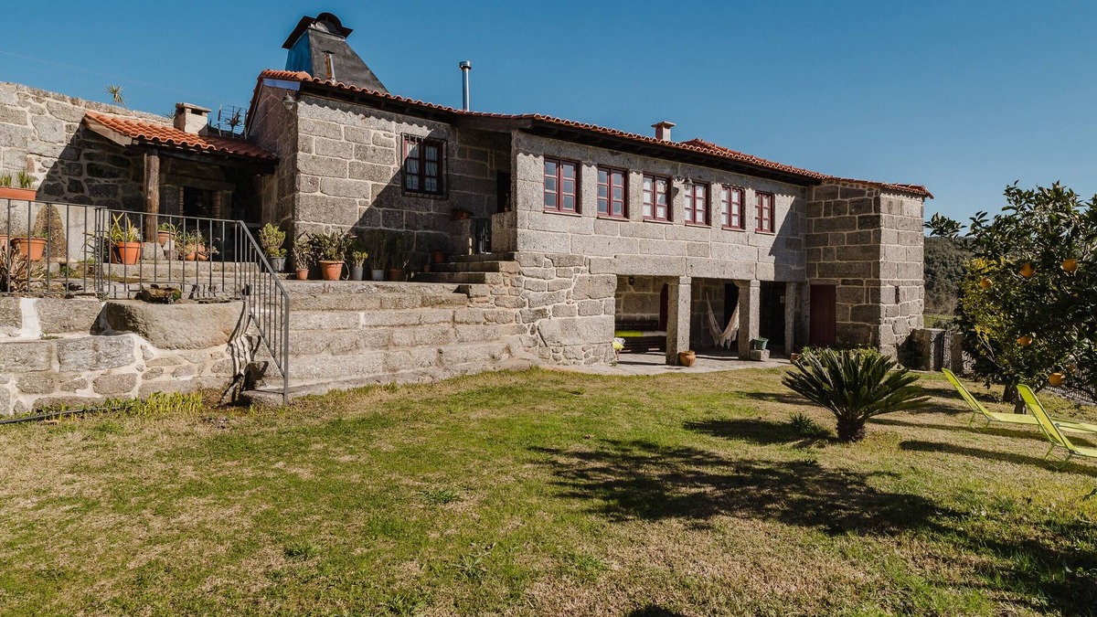Fafe House | Holiday Home 'Tilde' with Mountain View, Wi-Fi and Air Conditioning