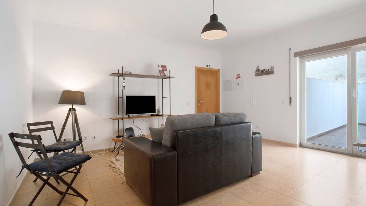 Ferrel House | Holiday Home 'Tina House' with Private Terrace, Wi-Fi and Air Conditioning