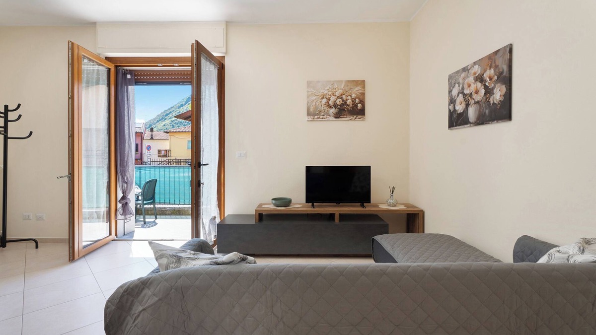 Comero House | Holiday Home 'Tra Cielo E Bosco - Verbania' with Mountain View, Private Terrace and Wi-Fi